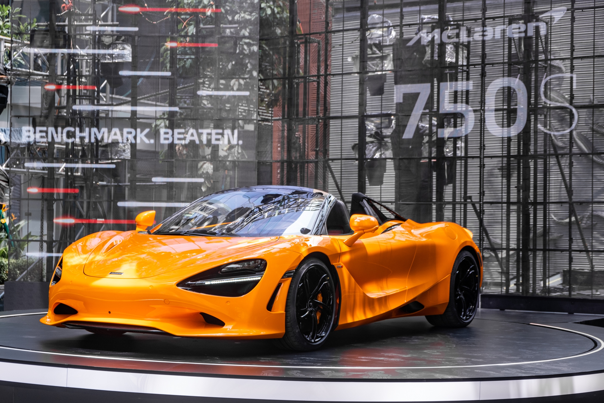 McLaren 750S ra mắt Việt Nam: Nhẹ nhất, mạnh nhất lịch sử thương hiệu Anh, có trang bị mới lần đầu xuất hiện, giá từ 20 tỷ - Ảnh 1