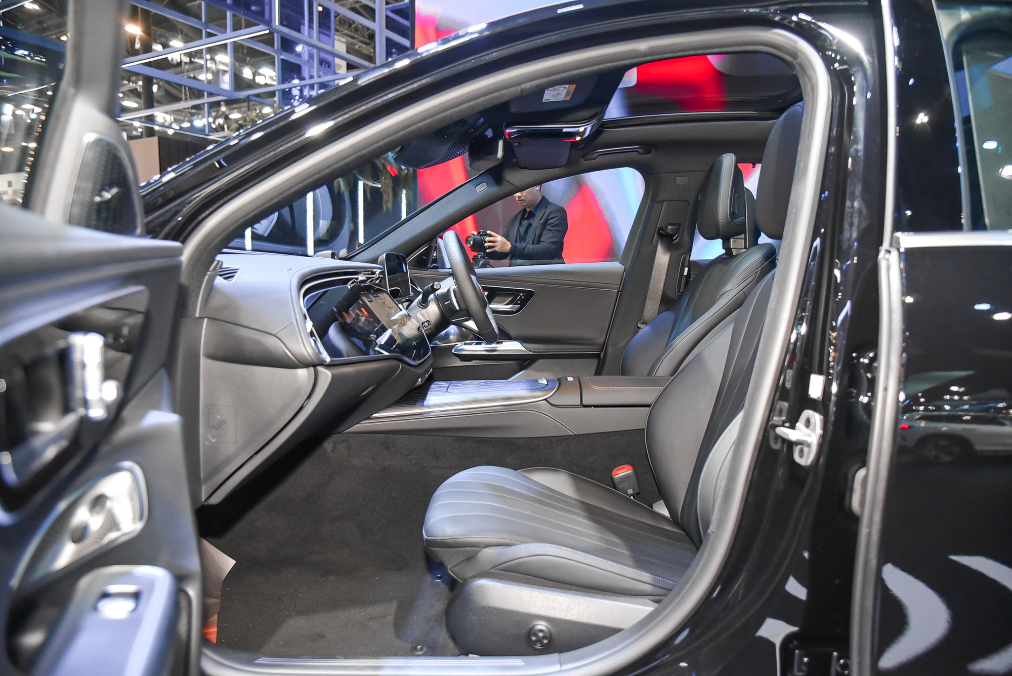 Mercedes-Benz E-Class 2024 xuất hiện tại Việt Nam: Giống bản plug-in hybrid ở Thái Lan, dự kiến ngày ra mắt không còn xa, dễ hút khách nếu giữ trang bị này - Ảnh 11