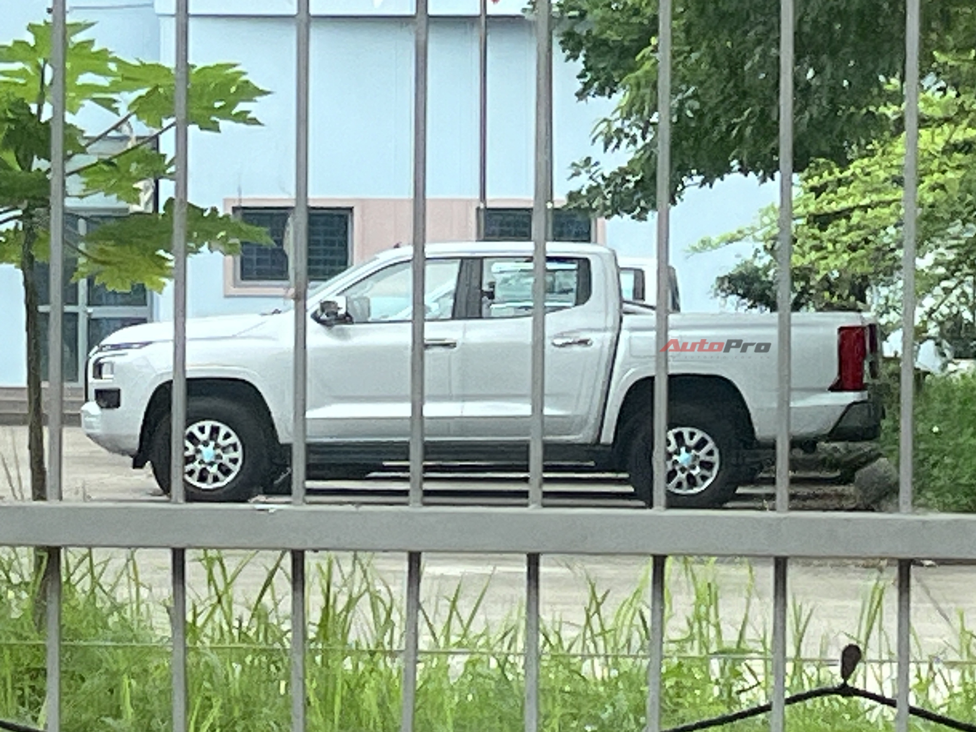 Mitsubishi Triton 2024 lộ diện tại Việt Nam với 3 phiên bản: Khác biệt lớn ở bộ mâm, có bản thể thao đấu Ranger Wildtrak - Ảnh 3