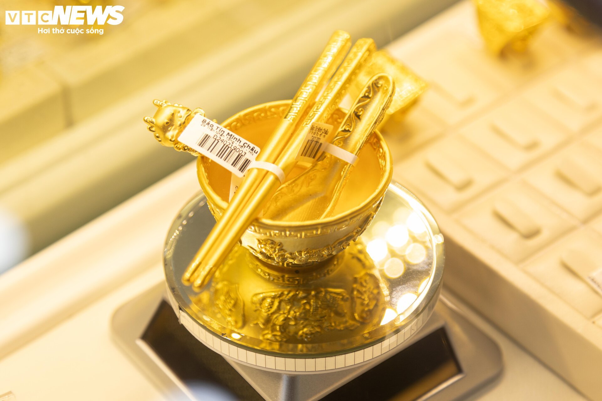 Giá vàng nhẫn lên đỉnh, khách muốn mua nhiều phải đợi sau 2 tuần mới có hàng - Ảnh 11