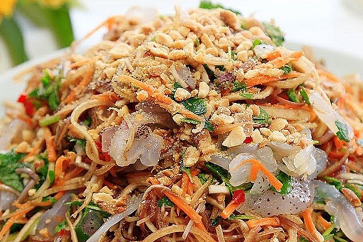 Săn 'vàng trắng' trên biển, ngư dân Hà Tĩnh kiếm tiền triệu mỗi ngày - Ảnh 16