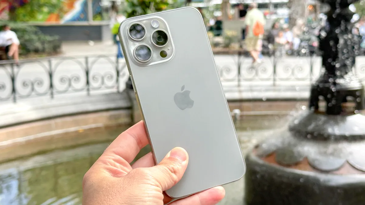 iPhone là chiếc điện thoại "ngáo giá" nhất thị trường: Mua về cảm giác cứ như bị lừa! - Ảnh 3