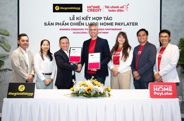 Home Credit và Thế Giới Di Động ký kết hợp tác chiến lược với sản phẩm Home PayLater - Ảnh 1