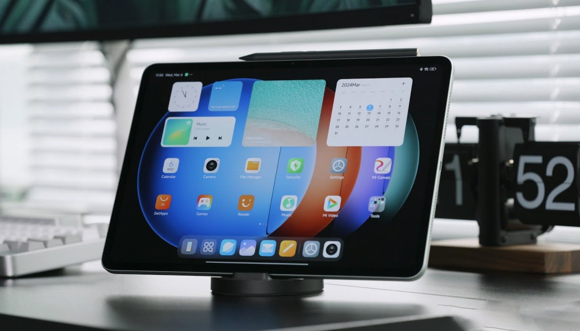 iPhone 16 sẽ trông như thế nào khi được thiết kế bởi… Xiaomi AI? - Ảnh 1