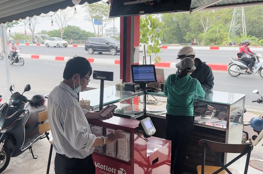 Giải Jackpot 1 hơn 300 tỉ đồng chưa có chủ nhân, vé số Vietlott nóng lên - Ảnh 3