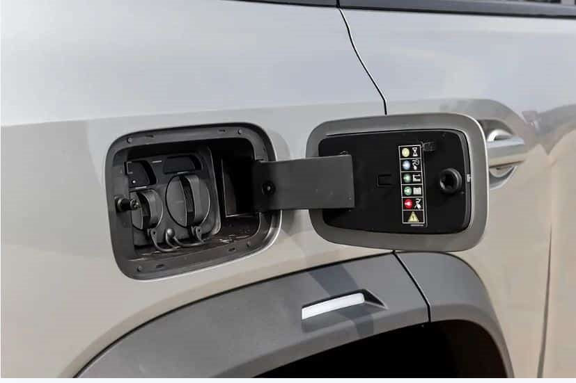 Hãng xe xây nhà máy 20.000 tỷ tại Việt Nam ra mắt siêu phẩm SUV: thiết kế đậm chất Defender 110, phạm vi di chuyển lên tới 1.300 km - Ảnh 4