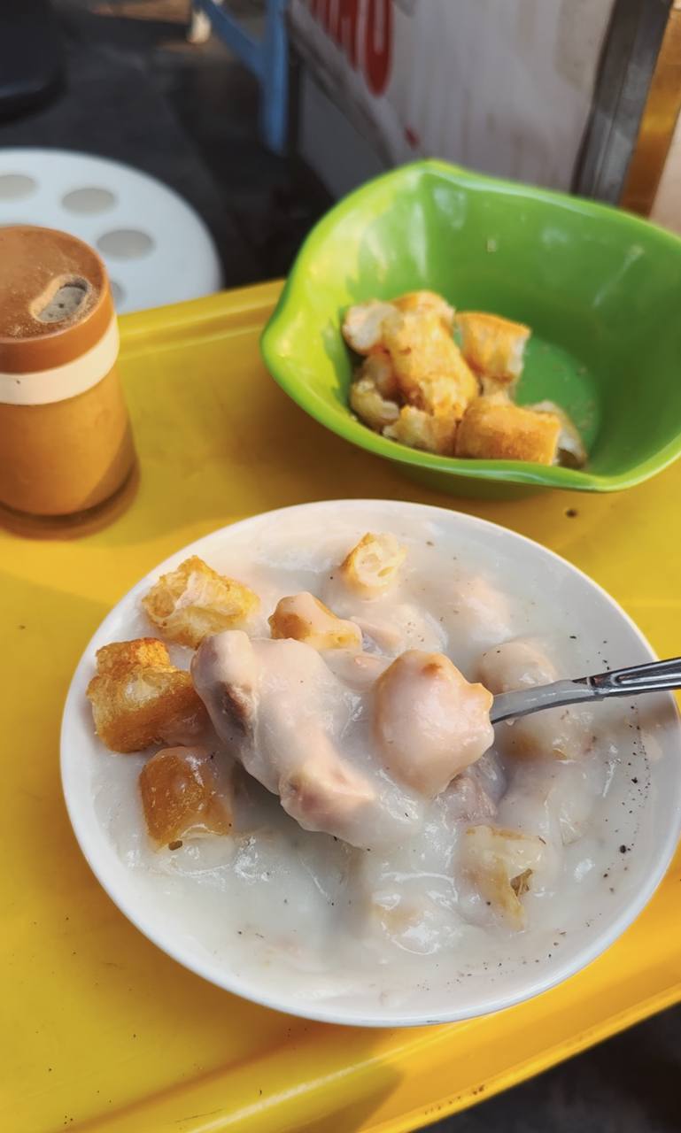 Chủ quán “cháo sườn 9.0 IELTS” lên tiếng khi bị chê đắt đỏ: “Bát ăn thử giá 20.000 đồng tôi thấy hợp lý” - Ảnh 8