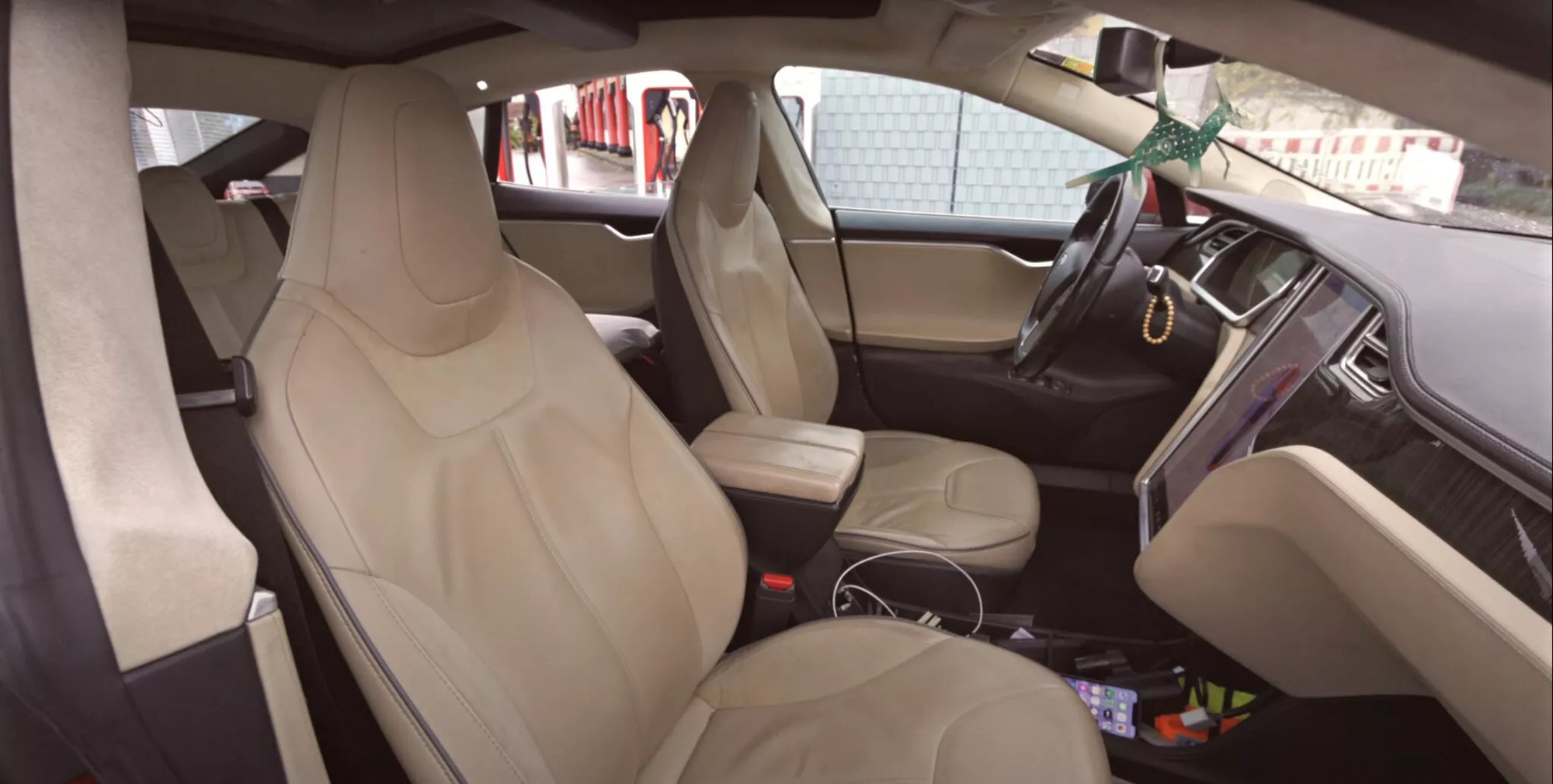 Chiếc xe điện có odo nhiều nhất lịch sử là đây: Chạy 2 triệu km, qua nhiều châu lục không lo hết pin - Ảnh 3