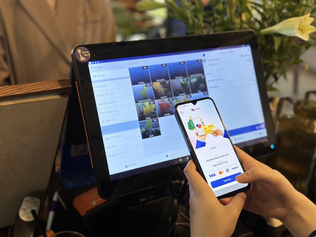 Không lo chi phí đầu tư bởi điện thoại trở thành thiết bị thanh toán - Ảnh 1