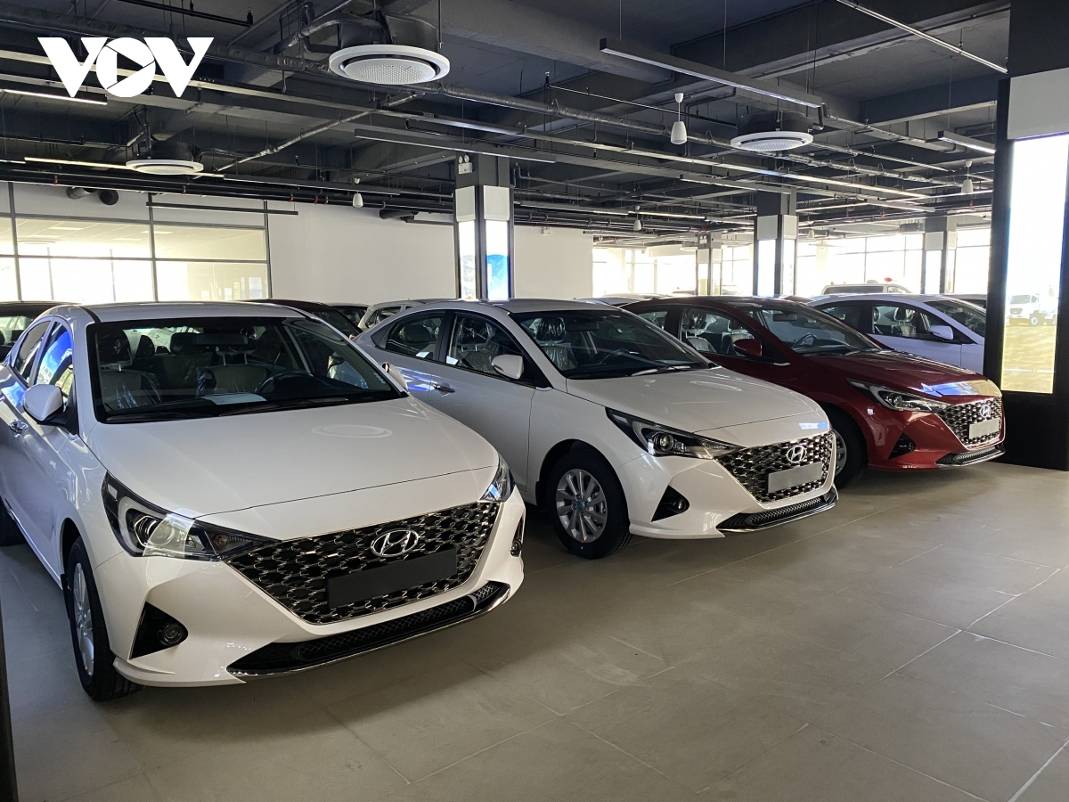 Thủ tướng ra chỉ thị nghiên cứu giảm lệ phí trước bạ ô tô lắp ráp trong nước - Ảnh 1