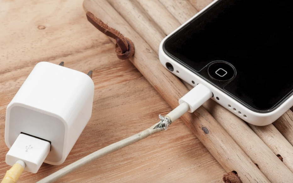 Apple cảnh báo nóng: Tuyệt đối không được sạc iPhone theo cách này vì rất dễ gây cháy nổ, nhiều người Việt đang mắc phải cần thay đổi ngay! - Ảnh 3