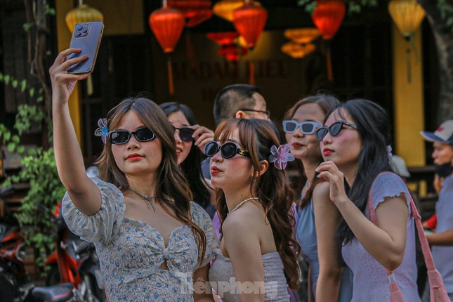 Lý do người Việt 'chê' du lịch nội địa, đổ xô đi nước ngoài - Ảnh 2