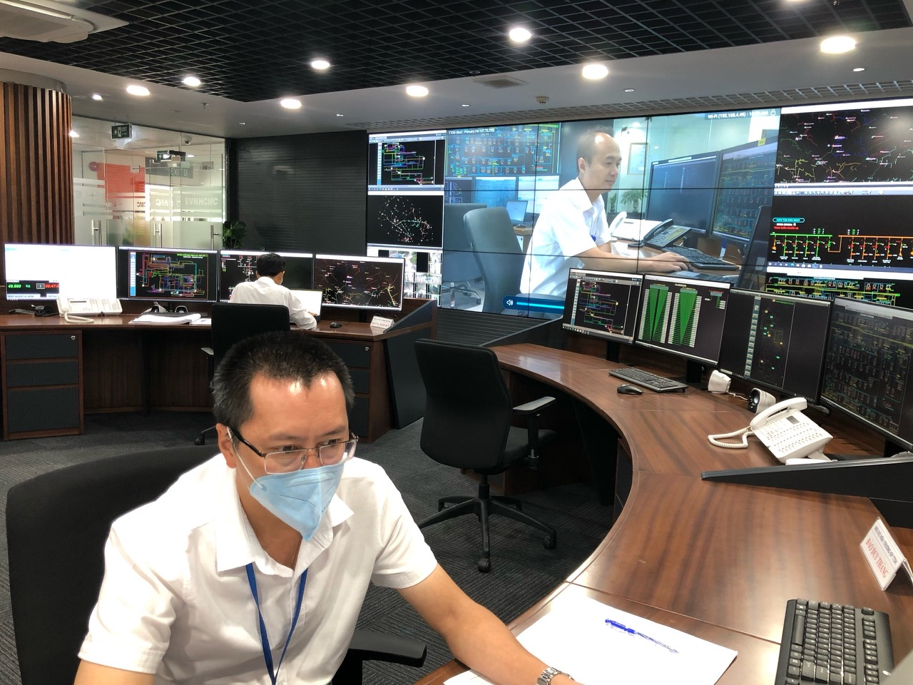 Điện lực TP HCM cảnh báo hóa đơn tiền điện tháng 4 sẽ tăng đột biến - Ảnh 1