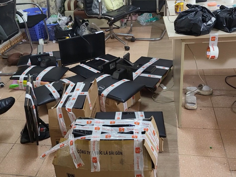 "Bà trùm" Bùi Thị Hương và đường dây lừa đảo 7.000 người mua điện thoại - Ảnh 7