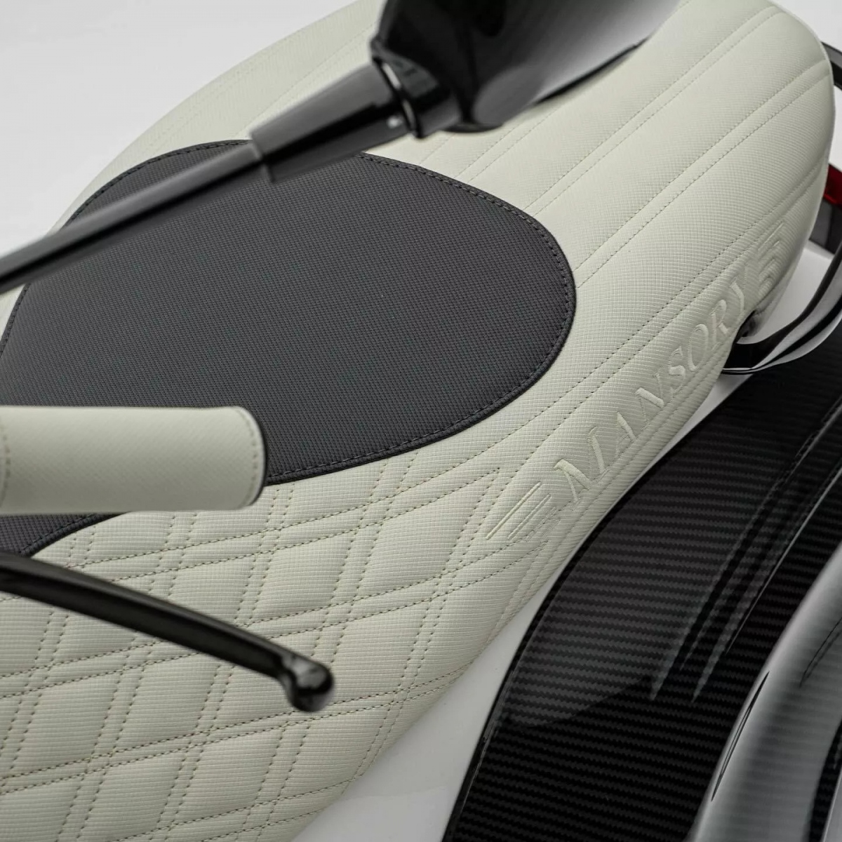 Đây là chiếc Vespa điện phiên bản giới hạn toàn cầu: Giá đắt ngang xe hơi nhưng có tiền cũng khó mà mua! - Ảnh 3