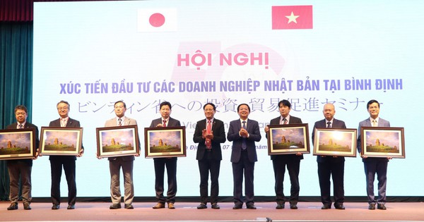 Bí thư, Phó Chủ tịch cùng 8 lãnh đạo 'chủ chốt' của Bình Định bay sang Nhật Bản mời gọi đầu tư