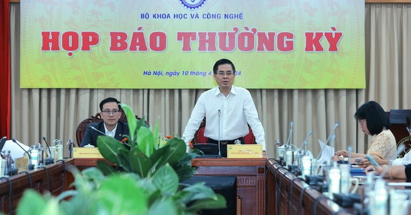 Thứ trưởng Nguyễn Hoàng Giang: Chúng ta phải "đương đầu" với AI