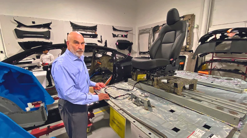 Tháo tung 3 đời xe Tesla, chuyên gia phát hiện bí mật: Liệu Ford, Toyota, Hyundai... làm điều tương tự? - Ảnh 5