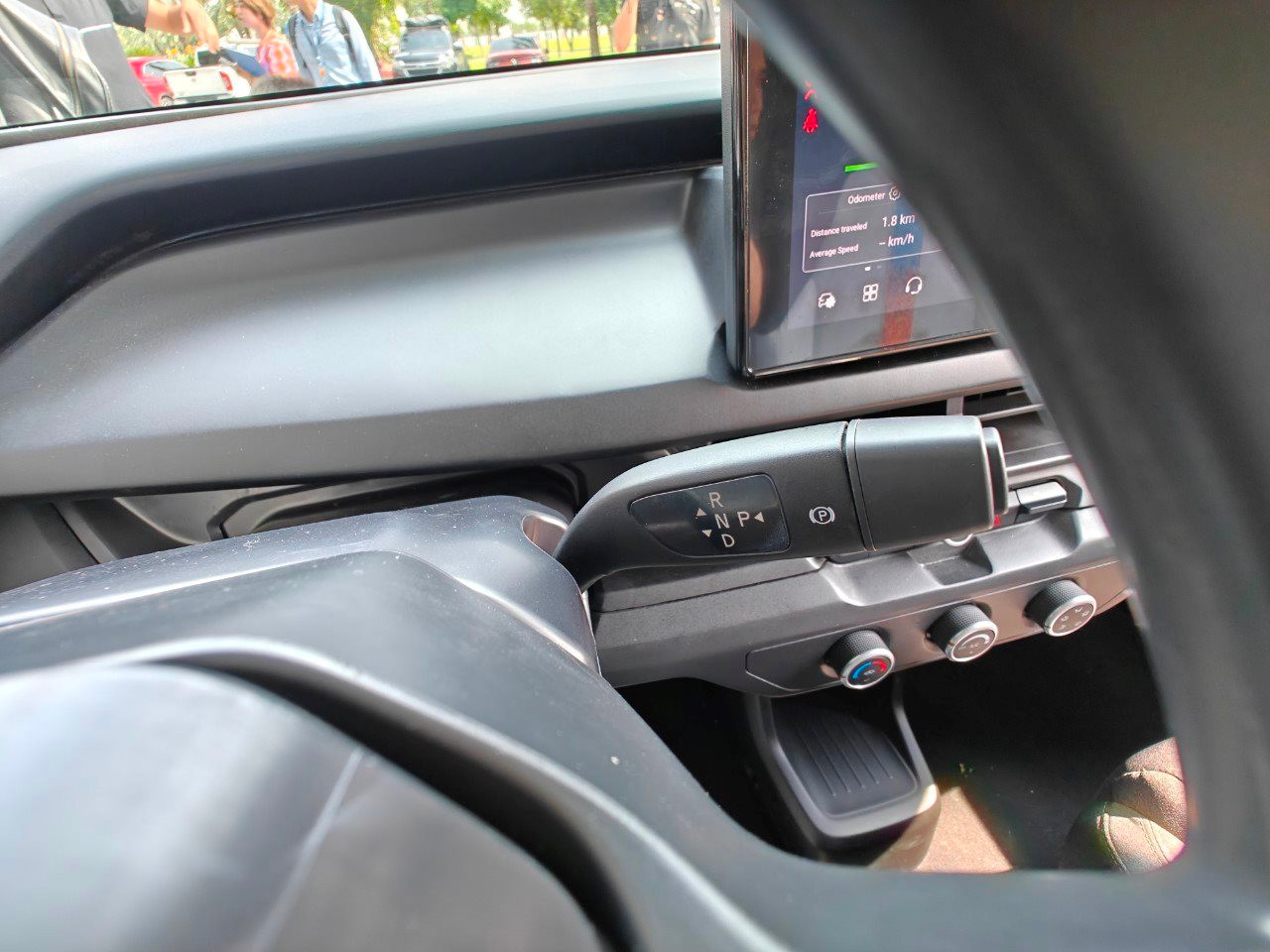 Xuống nhà máy sờ tận tay 'hàng nóng' VinFast VF 3: Nhỏ xinh, rộng rãi bất ngờ - Ảnh 10