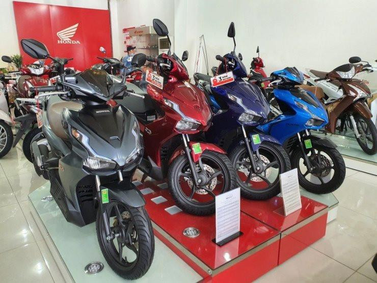 Cuộc khủng hoảng trên thị trường xe máy Việt: Doanh số bán hàng trượt dài bất chấp nỗ lực giảm giá - Ảnh 3