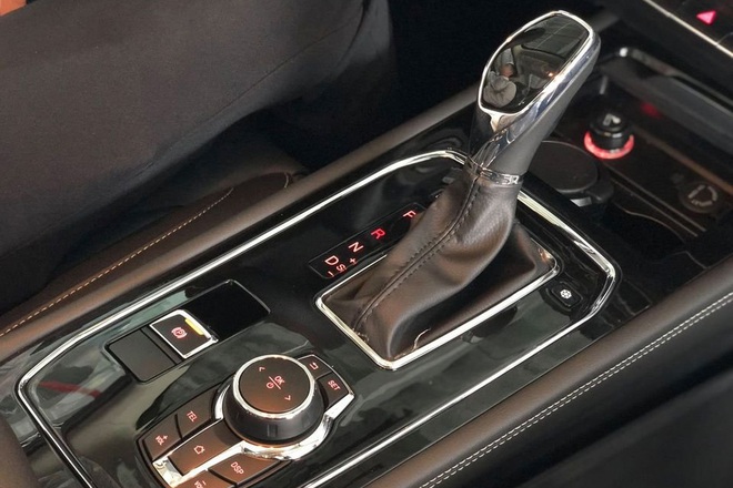 SUV 7 chỗ này giảm giá còn 430 triệu tại Việt Nam: Ngang cỡ CR-V, có phanh điện tử, cửa sổ trời toàn cảnh như xe tiền tỷ - Ảnh 8