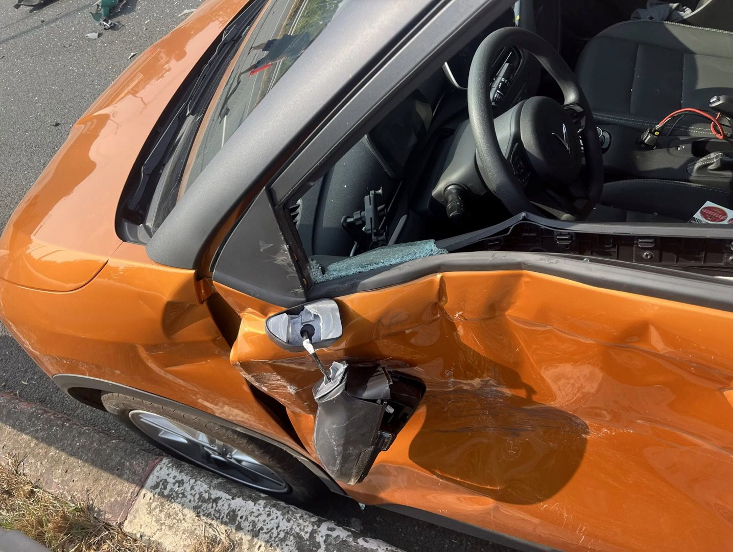 Chuyện 'mua xe giữ giá hay giữ mạng' và 2 lần thoát chết khó tin trên cao tốc của chủ xe VinFast VF 5 - Ảnh 2