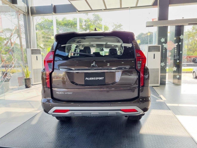 Đại lý xả kho Mitsubishi Pajero Sport: Giảm sâu tới 269 triệu đồng, rẻ ngang 'SUV C quốc dân' CX-5 bản cao - Ảnh 4