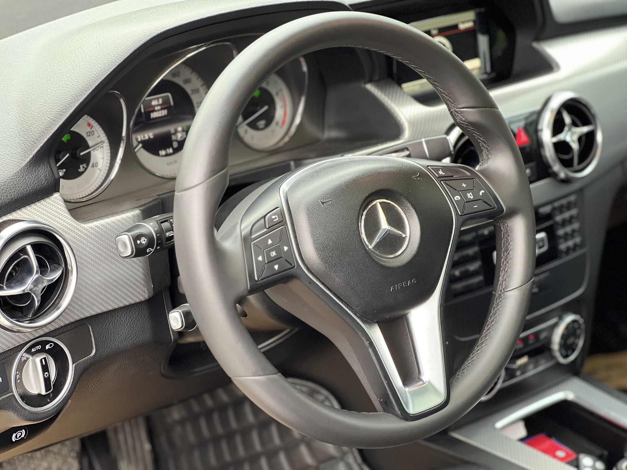 Chưa đến 600 triệu đã có Mercedes-Benz GLK mà 'cả Việt Nam chỉ có hơn 10 chiếc', nhưng đây sẽ là những điều bạn phải đánh đổi - Ảnh 8