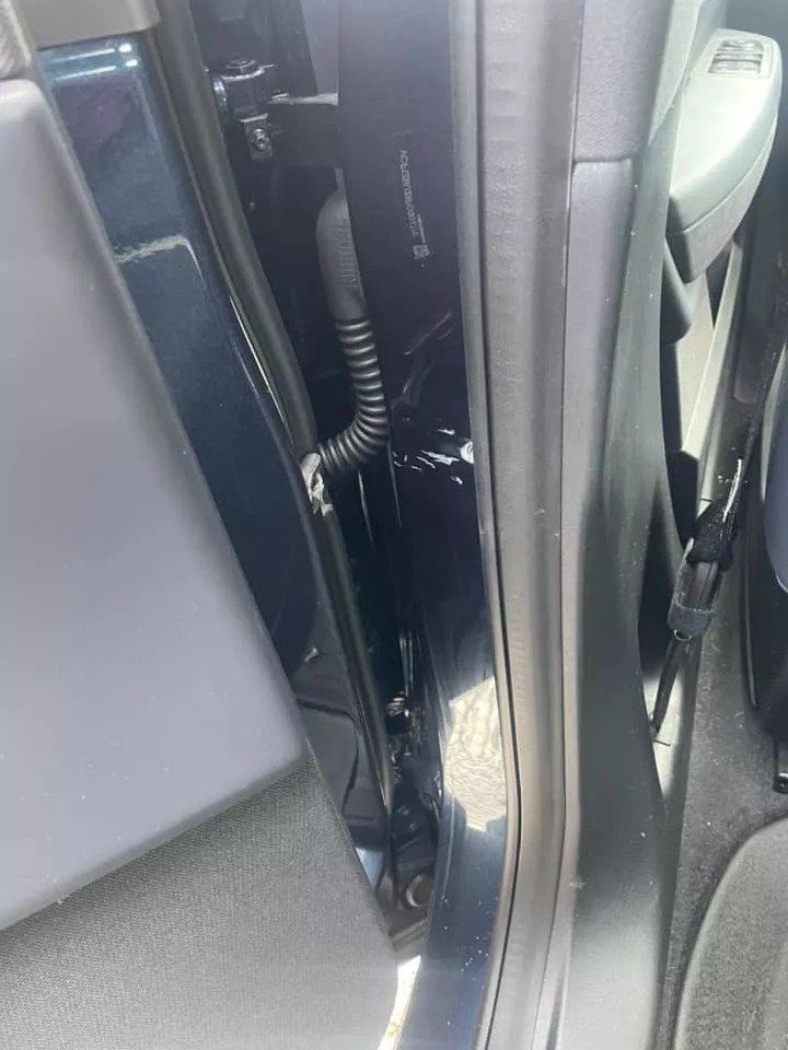 Chỉ hỏng nhẹ cửa trị giá hơn 20 triệu đồng, chủ xe điện được đền tiền cả xe vì bảo hiểm không tìm được linh kiện thay thế - Ảnh 2