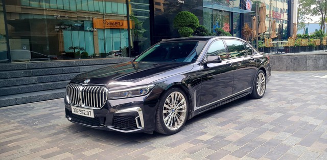 Chào BMW 750Li giá hơn 800 triệu, người bán khẳng định: ‘Tiền làm xe đắt hơn tiền xe, tiết kiệm xăng hơn Camry’ - Ảnh 1