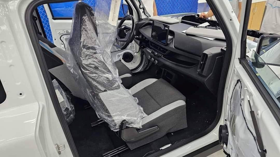 VinFast VF 3 lộ ảnh thực tế tại nhà máy, bao giờ bàn giao cho khách? - Ảnh 2