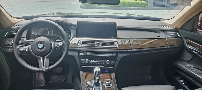 Chào BMW 750Li giá hơn 800 triệu, người bán khẳng định: ‘Tiền làm xe đắt hơn tiền xe, tiết kiệm xăng hơn Camry’ - Ảnh 4