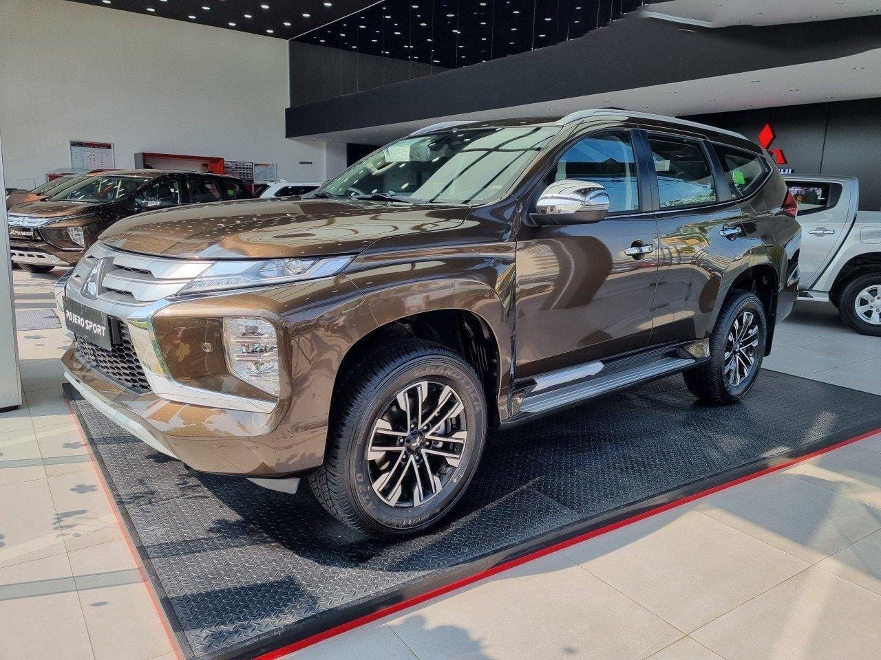 Đại lý xả kho Mitsubishi Pajero Sport: Giảm sâu tới 269 triệu đồng, rẻ ngang 'SUV C quốc dân' CX-5 bản cao - Ảnh 1