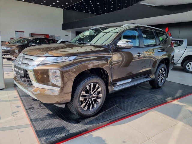 Giá Mitsubishi Pajero Sport có 'đáy' mới: Giảm sâu nhất 300 triệu, SUV hạng D nhưng rẻ ngang CX-5, Tucson - Ảnh 4