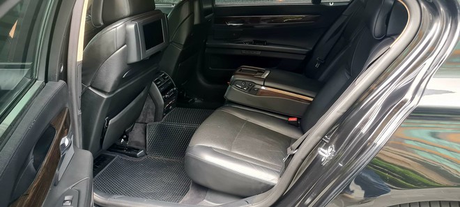 Chào BMW 750Li giá hơn 800 triệu, người bán khẳng định: ‘Tiền làm xe đắt hơn tiền xe, tiết kiệm xăng hơn Camry’ - Ảnh 7