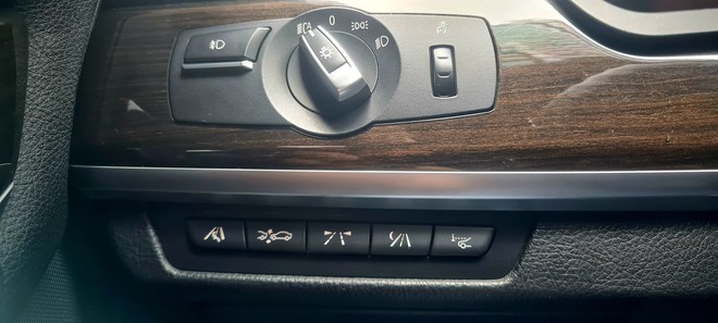 Chào BMW 750Li giá hơn 800 triệu, người bán khẳng định: ‘Tiền làm xe đắt hơn tiền xe, tiết kiệm xăng hơn Camry’ - Ảnh 5