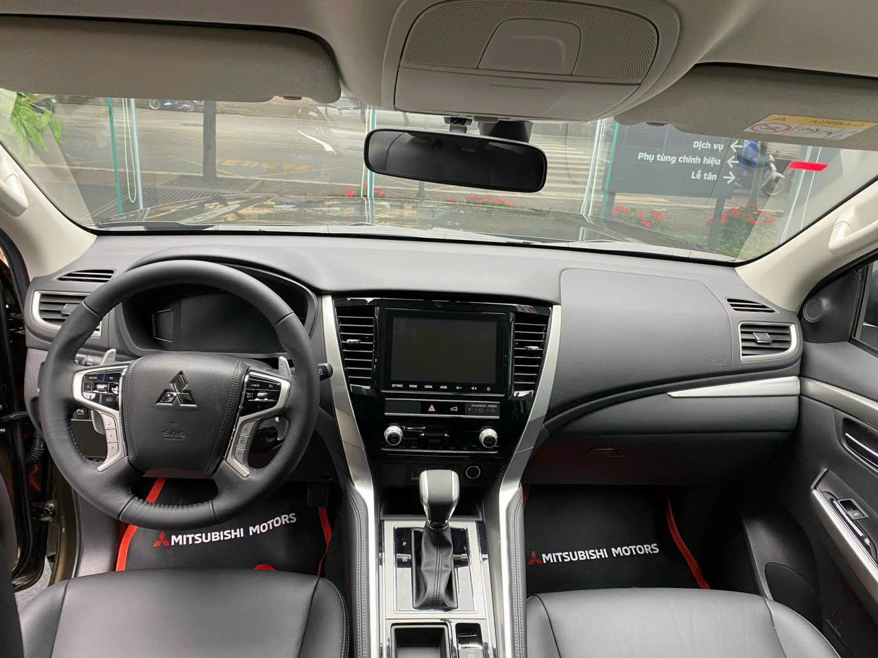 Giá Mitsubishi Pajero Sport có 'đáy' mới: Giảm sâu nhất 300 triệu, SUV hạng D nhưng rẻ ngang CX-5, Tucson - Ảnh 7