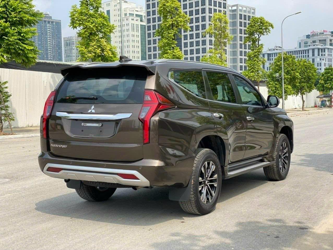Giá Mitsubishi Pajero Sport có 'đáy' mới: Giảm sâu nhất 300 triệu, SUV hạng D nhưng rẻ ngang CX-5, Tucson - Ảnh 2