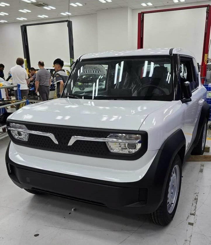 VinFast VF 3 lộ ảnh thực tế tại nhà máy, bao giờ bàn giao cho khách? - Ảnh 1