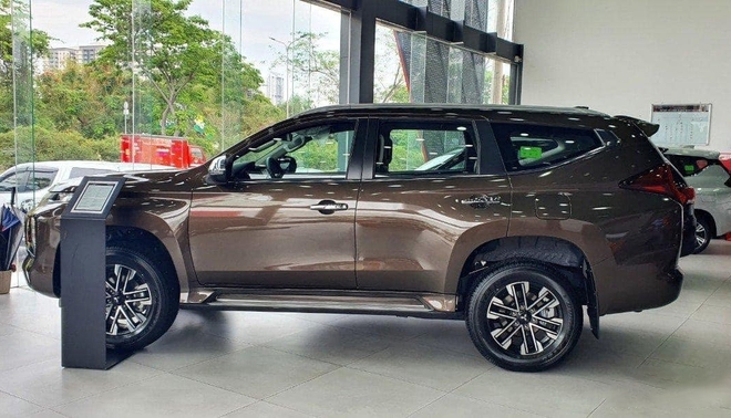 Đại lý xả kho Mitsubishi Pajero Sport: Giảm sâu tới 269 triệu đồng, rẻ ngang 'SUV C quốc dân' CX-5 bản cao - Ảnh 3