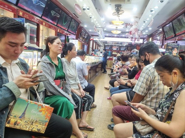 Sắp hết thời vàng 'ngáo' giá? - Ảnh 1