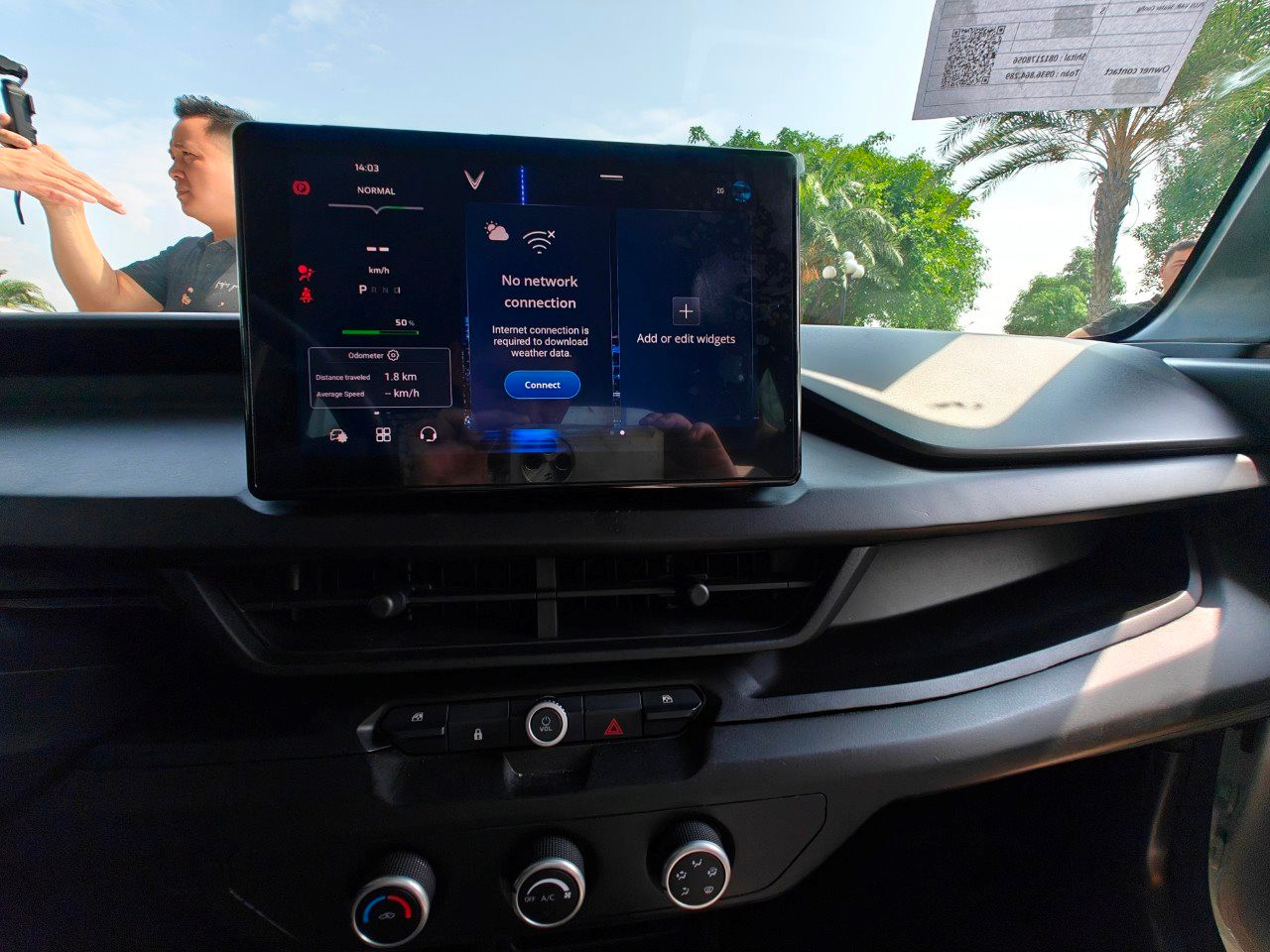 Xuống nhà máy sờ tận tay 'hàng nóng' VinFast VF 3: Nhỏ xinh, rộng rãi bất ngờ - Ảnh 9