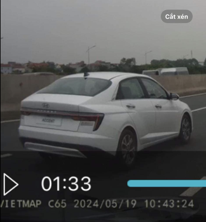 Hyundai Accent 2024 lộ diện không che chắn trên đường phố Việt Nam: Dự kiến ra mắt tháng này, dễ lấy lại ngôi vương của Vios - Ảnh 1