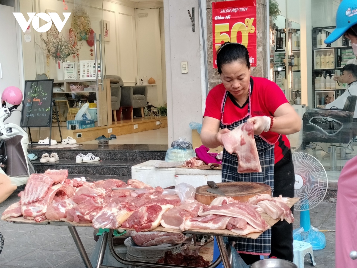 Giá lợn hơi tăng cao, dự báo vẫn còn tiếp tục tăng - Ảnh 2