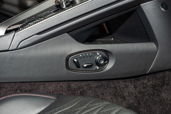 Aston Martin DB12 ra mắt Việt Nam: Giá từ 19,5 tỷ, đại gia thích mui trần hay option riêng vẫn đặt được nhưng cần chờ đợi - Ảnh 19