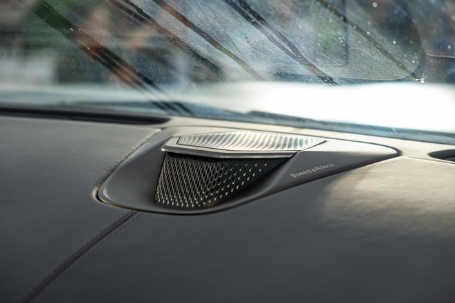 Aston Martin DB12 ra mắt Việt Nam: Giá từ 19,5 tỷ, đại gia thích mui trần hay option riêng vẫn đặt được nhưng cần chờ đợi - Ảnh 18