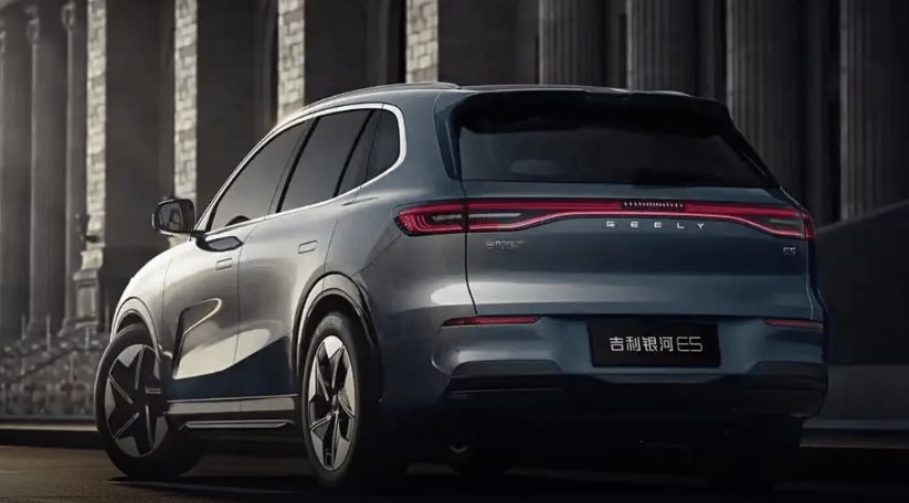 Mẫu SUV giá rẻ đối đầu Mazda CX – 5 chính thức trình làng: Giá quy đổi hơn 500 triệu đồng, phạm vi hoạt động kết hợp 2.000 km - Ảnh 1