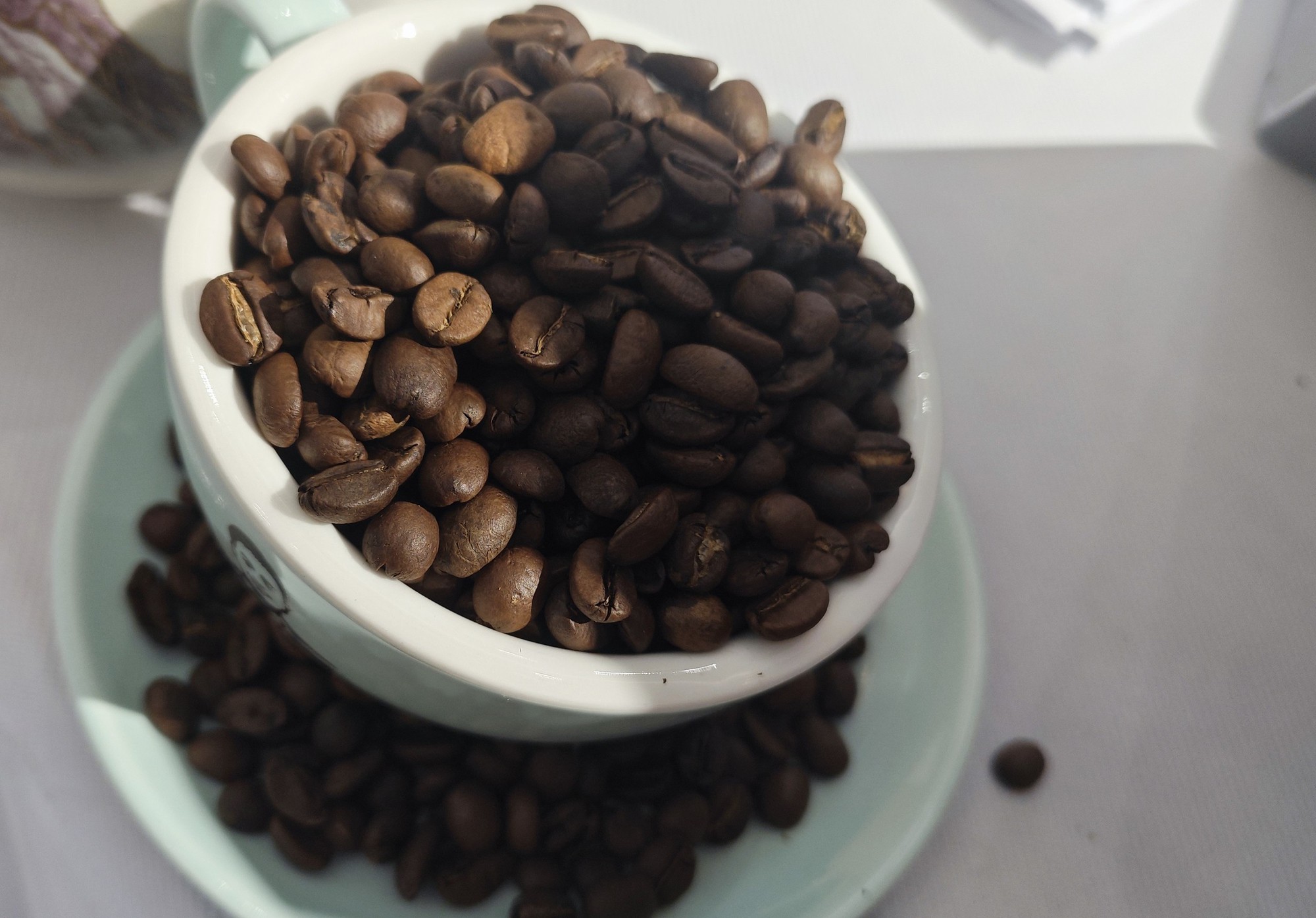 Giá cà phê thế giới lao dốc, vì sao? - Ảnh 1