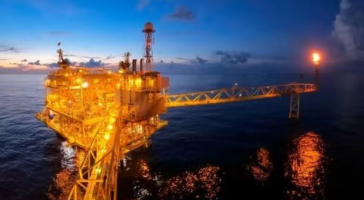 'Thiên đường' của dầu Nga chính thức lộ diện: Tái xuất hơn 5 triệu tấn nhiên liệu hợp pháp sang châu Âu, trở thành khách hàng lớn nhất của Moscow - Ảnh 1