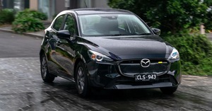 Loạt xe Mazda nhập tăng giá: CX-3 'phá' mức giá thấp kỷ lục từng xác lập, Mazda2 vẫn rẻ nhất phân khúc - Ảnh 4